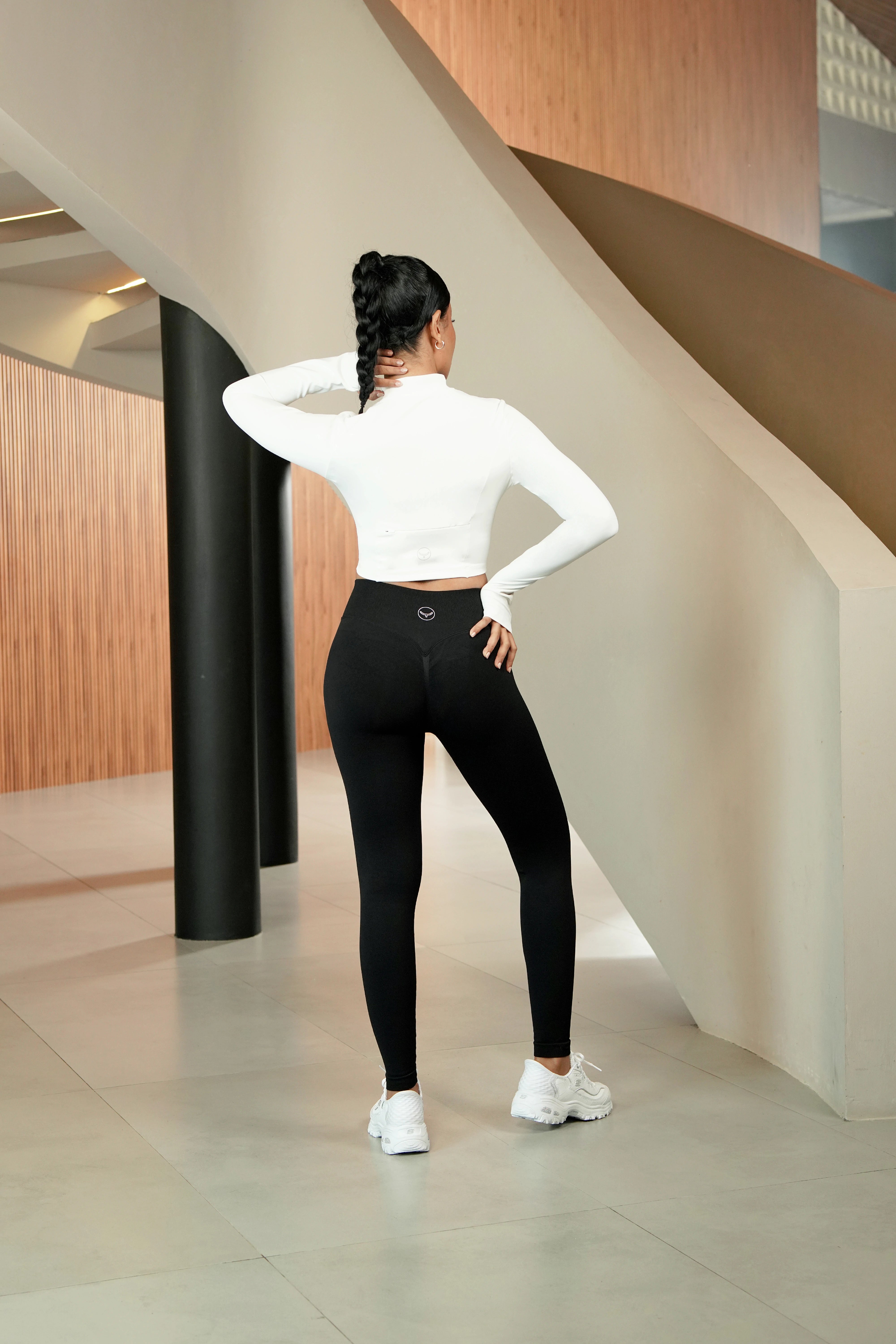 YOKU Seamless Peach Lift Legging