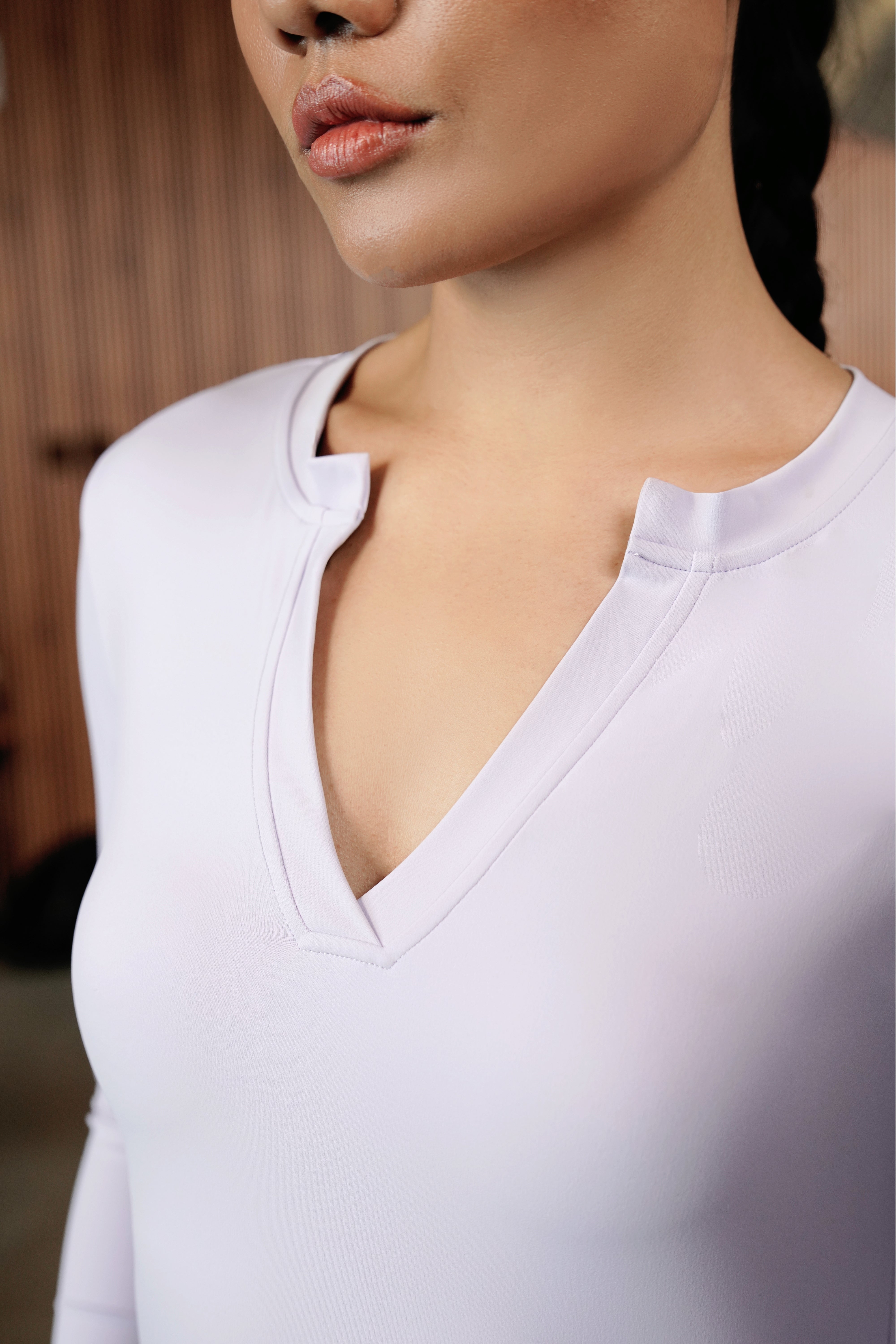 YANDA V Split Neck Long Sleeve Crop Top