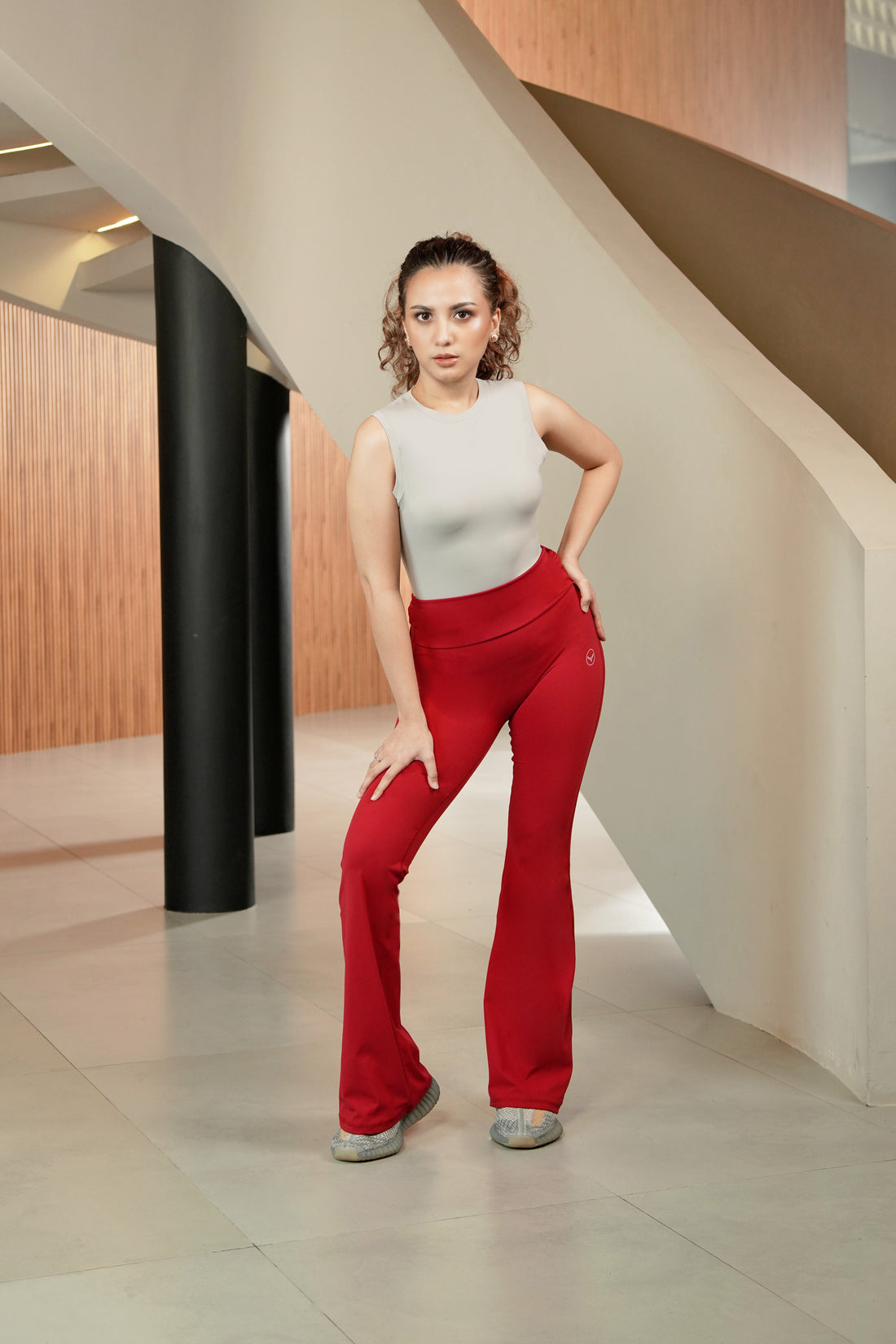 YEDA Crew Neck Sleeveless Top